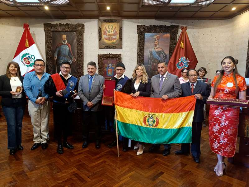 La Tuna Universitaria San Andrés, presente en el XXXIV Encuentro Internacional de Tunas en la ciudad de Arequipa Perú